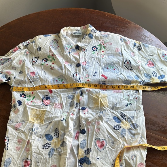 Vintage 80's Spring Time Shirt. - Picture 9 of 11